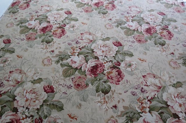 Preview of the first image of Fabric Remnant Traditional Floral Design.