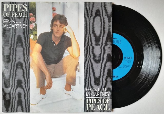 Image 1 of Paul McCartney Pipes Of Peace 1983 1st UK 7' 'single. EX/VG+