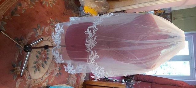 Image 3 of NEW ivory wedding dress size UK 12 tiara and veil