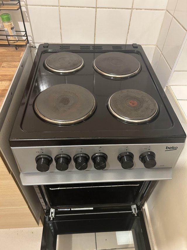 Preview of the first image of BEKO ELECTRIC COOKER/OVEN.