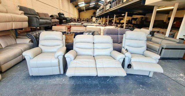 Image 10 of La-z-boy Tulsa grey leather 2 seater sofa and 2 armchairs