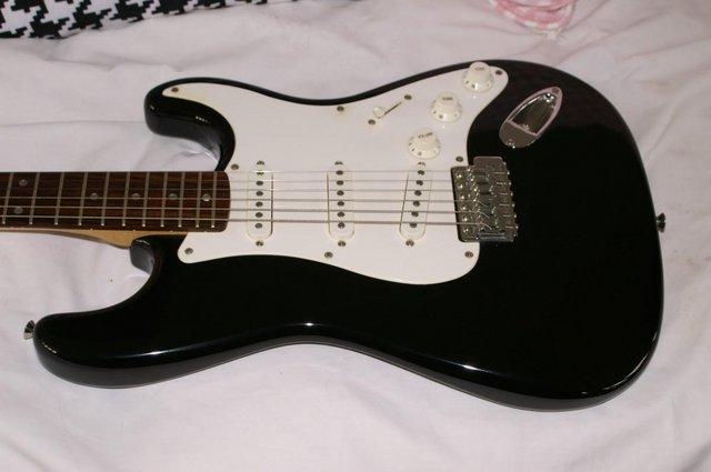 Image 3 of Squire Stratocaster Black 2002