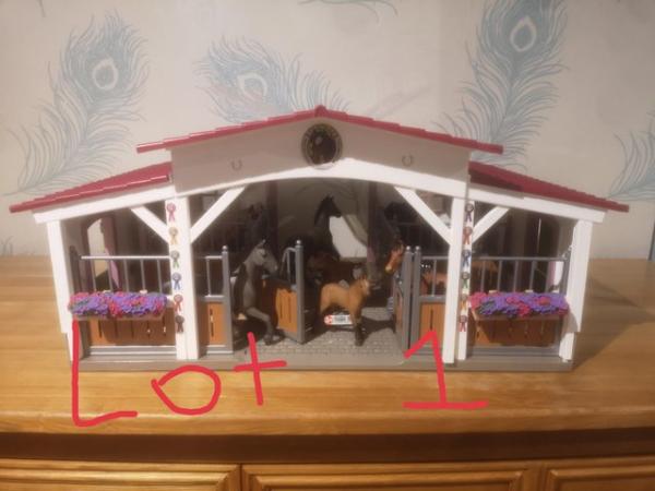 Image 2 of Schleich horse stables with horses.