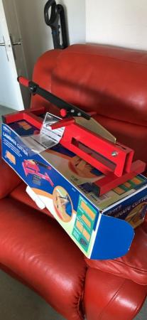 Image 3 of laminate floor cutter boxed with accessories
