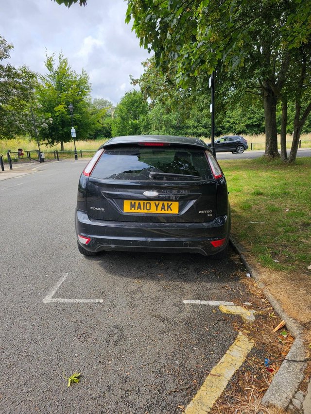 Preview of the first image of FORD FOCUS 1.8 ZETEC HATCHBACK (please read description).