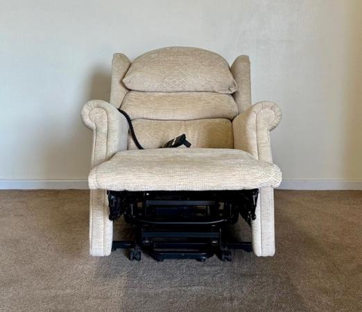 Image 7 of ELECTRIC MOBILITY RISER RECLINER CREAM CHAIR ~ CAN DELIVER