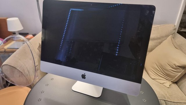Preview of the first image of Apple iMac 21.5 Inch LED (1Tb SSD, Intel i5 2.9ghz, 16gb).