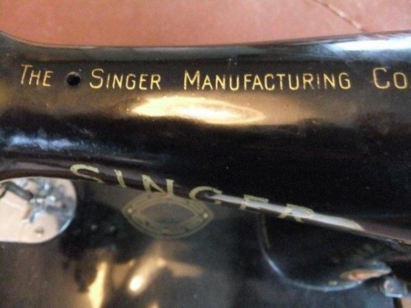 Image 3 of Singer Sewing Machine 99K c1950s Hand Crank
