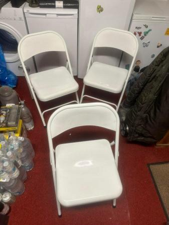 Image 1 of 3 x White metal folding chairs.