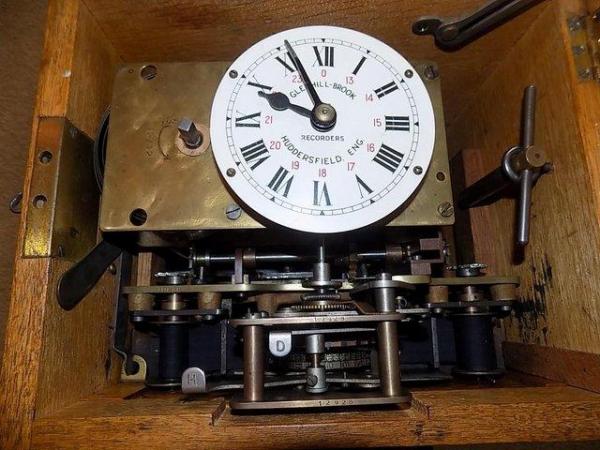 Image 2 of Vintage Time Recording clock Gledhill Brooks