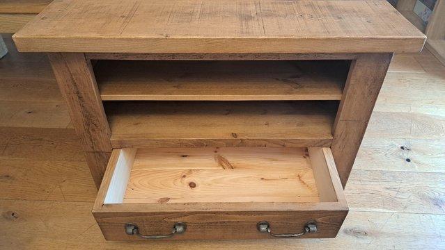 Image 3 of Rustic Chunky Pine plank TV table Unit with Drawer vgc