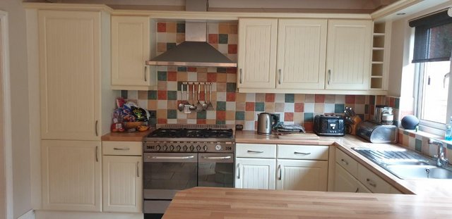 Image 1 of Kitchen in Shaker style for Sale