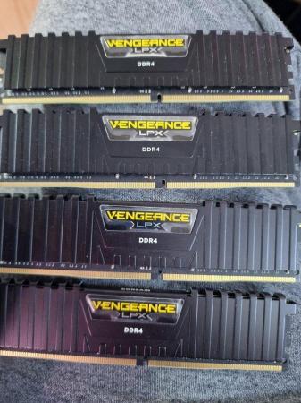 Image 2 of 32GB corsair Vengeance DDR4 Ram (4 x 8GB)