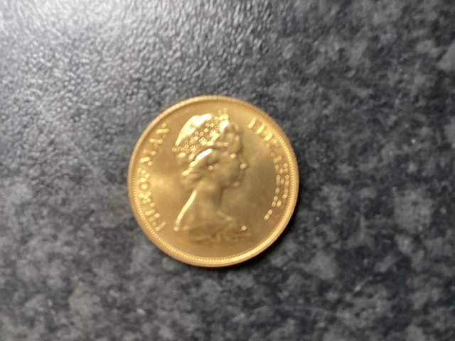 Preview of the first image of Rare 1973 Isle of Man Gold Sovereign.