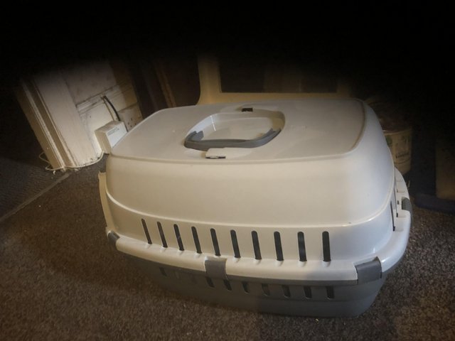 Preview of the first image of Pet carrier cat or rabbit.