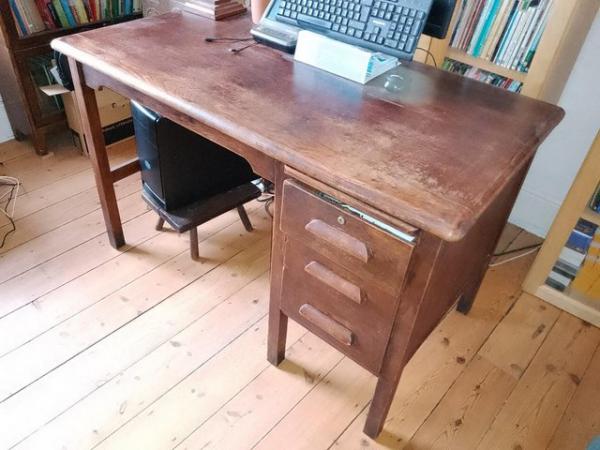 Image 1 of 'Abbess' desk with drawers on right