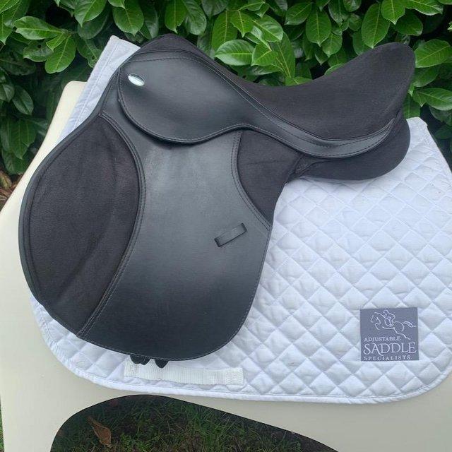 Preview of the first image of Thorowgood T4 16.5 compact  saddle.