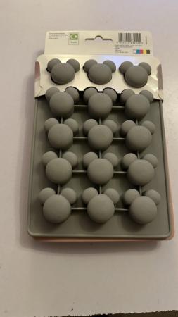 Image 4 of Disney ice cube tray. Minnie & Mickey heads ( new )