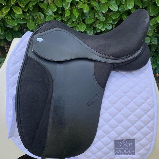 Preview of the first image of Thorowgood T4 17.5 inch high wither dressage saddle.