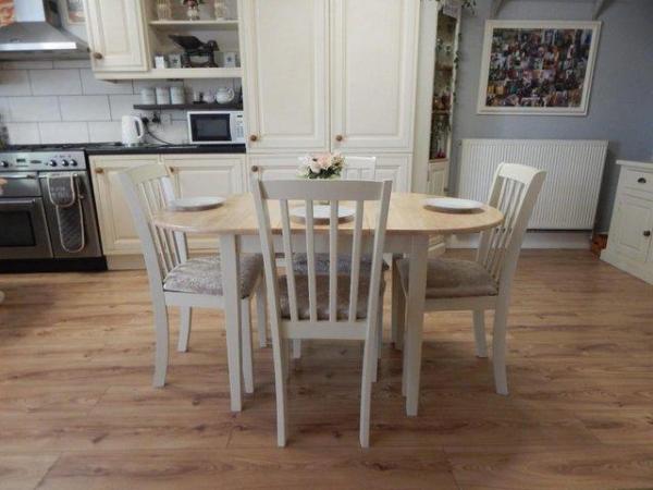 Image 2 of BEECH EXTENDING DINING TABLE / KITCHEN TABLE & 4 CHAIRS