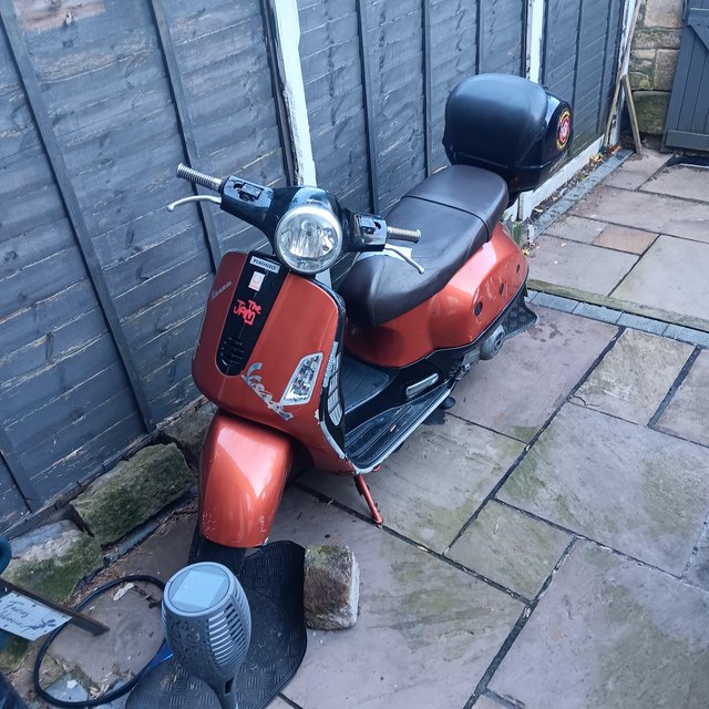 Preview of the first image of 54 vespa gt 125 with no mot.