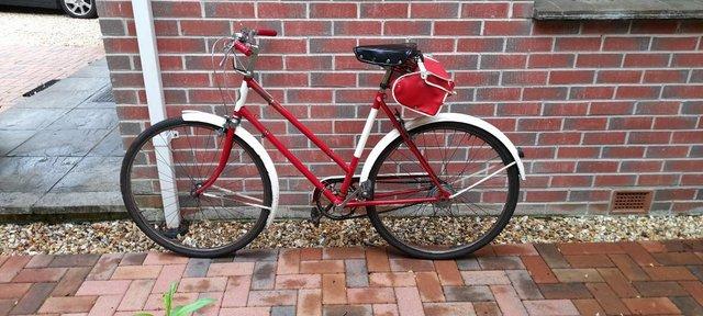 BSA LADIES CYCLE, RED. GOOD CONDITION - £42.50