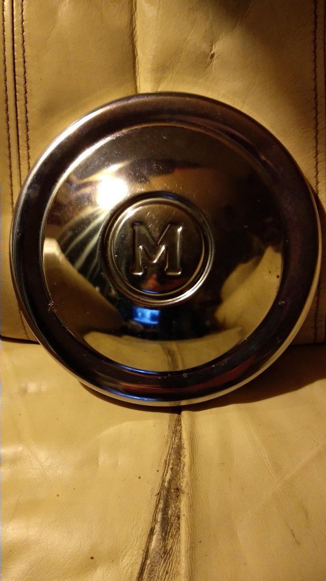 Preview of the first image of MORRIS MINOR CLASSIC CAR HUB CAP.