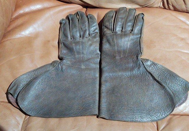 Image 3 of Antique/Old Vintage Gauntlet Leather Gloves