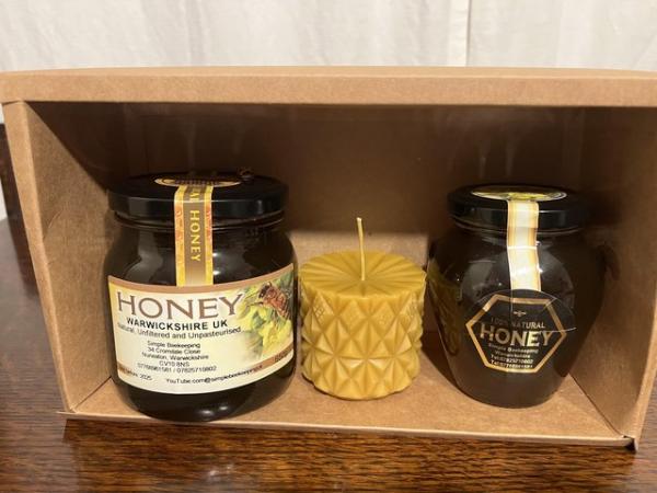 Image 6 of Honey and beeswax candles gift set