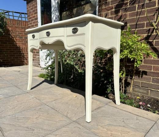 Image 2 of Winsor by Mark Devany Isabel French Style Dressing Table