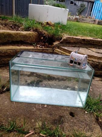 Image 5 of Glass Fish Tank with Glass Lid