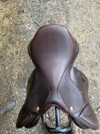 Image 3 of Fairfax plain flap jump saddle