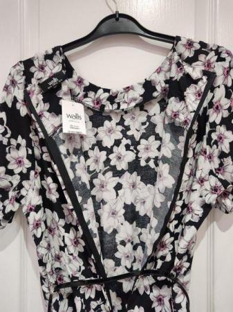 Image 24 of New Wallis Black Floral Summer Lightweight Dress Size 14