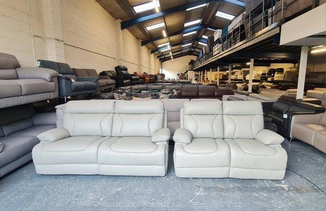 Image 1 of La-z-boy Raleigh grey leather electric 3+2 seater sofas