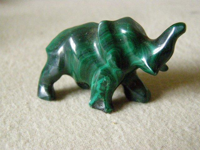 Preview of the first image of Malachite elephant, a classic ornament, good craftmanship.