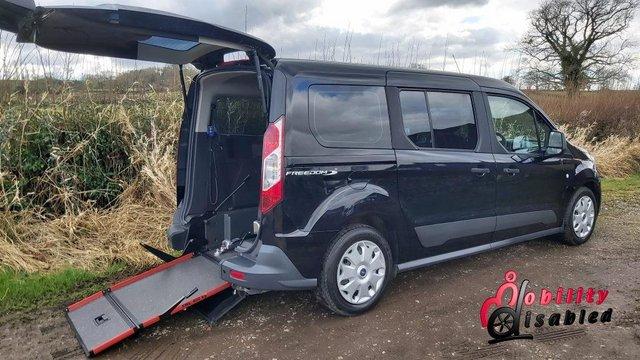 Preview of the first image of 2017 Ford Grand Tourneo Connect Automatic 5 Seat Wheelchair.