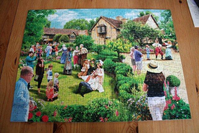 Image 2 of Ravensburger 2 x 500 pieces Jigsaw puzzle Warwick Castle and