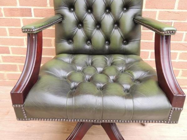 Image 14 of Gainsborough Chair on Shepherd Castors (UK Delivery)