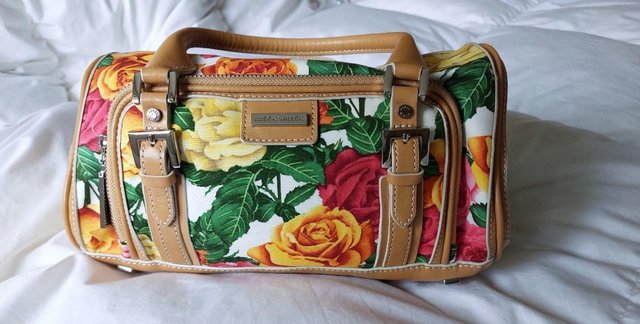 Preview of the first image of Karen Millen gorgeous summer handbag.