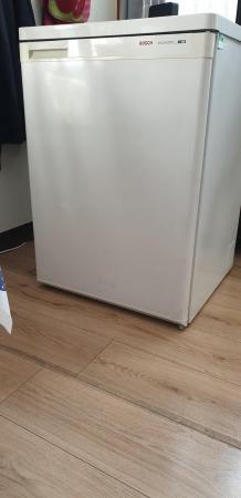 Image 4 of Undercounter Bosch freezer white colour