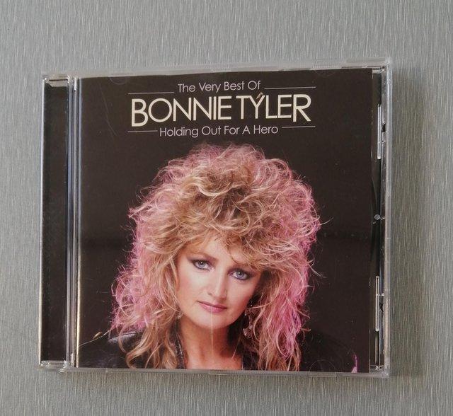 Preview of the first image of Bonnie Tyler : The Very Best Of.  Single Disc Album, 16 Trac.