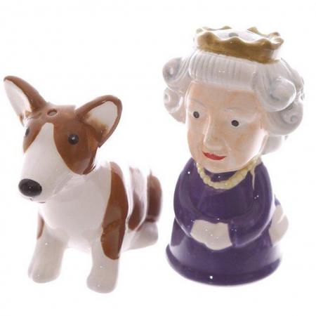 Image 3 of Novelty Collectable Queen and Corgi Ceramic Salt and Pepper