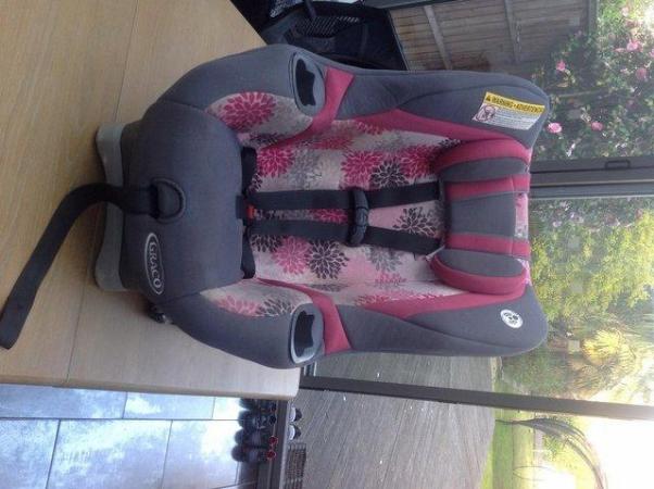 Image 2 of Graco adjustable car seat £25