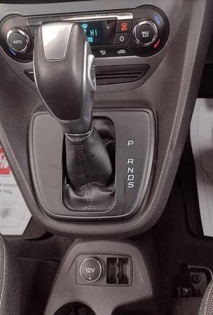 Image 13 of Ford Tourneo Connect Titanium Automatic 5 door MPV.