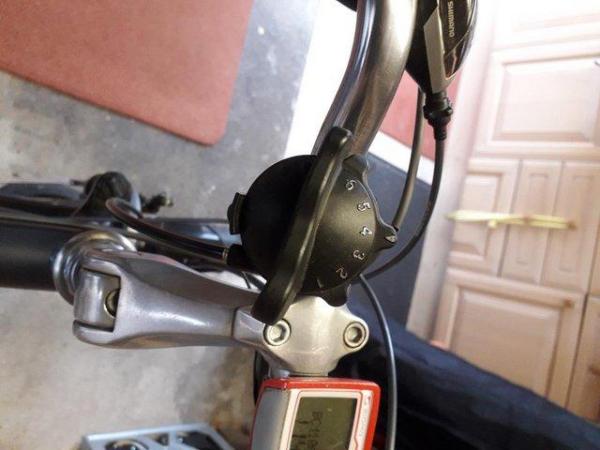 Image 2 of ViVo--TT Magnetic Bike Trainer