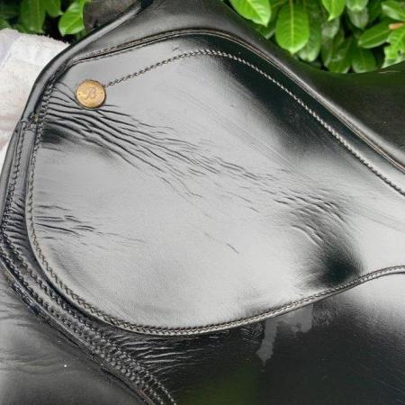 Image 3 of Bates Caprilli 17 inch dressage saddle