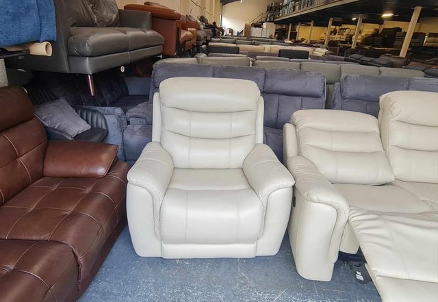 Image 8 of La-z-boy cream leather 3 seater sofa and 2 armchairs