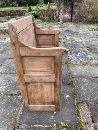 Image 1 of Beautiful small Antique Pine Settle
