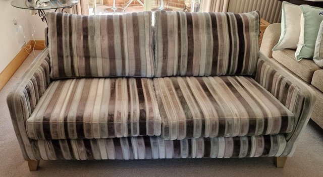 Image 5 of Three seater sofa Sofa 3-seater in colour striped fabric
