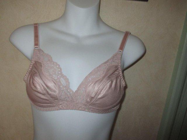 Preview of the first image of LADIES LACY BRA - PINK - ST MICHAEL.